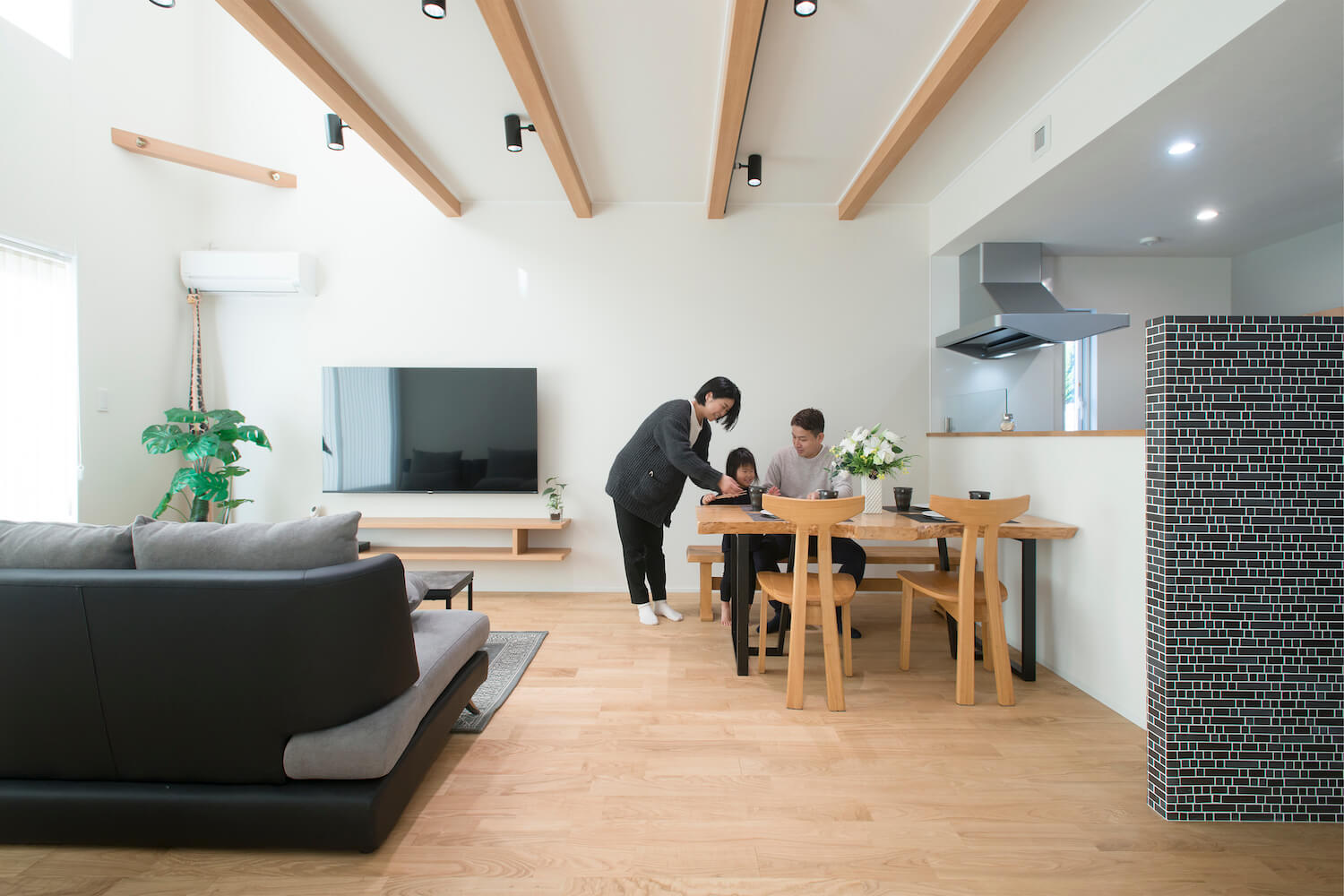 光と風の通り道をデザインした家