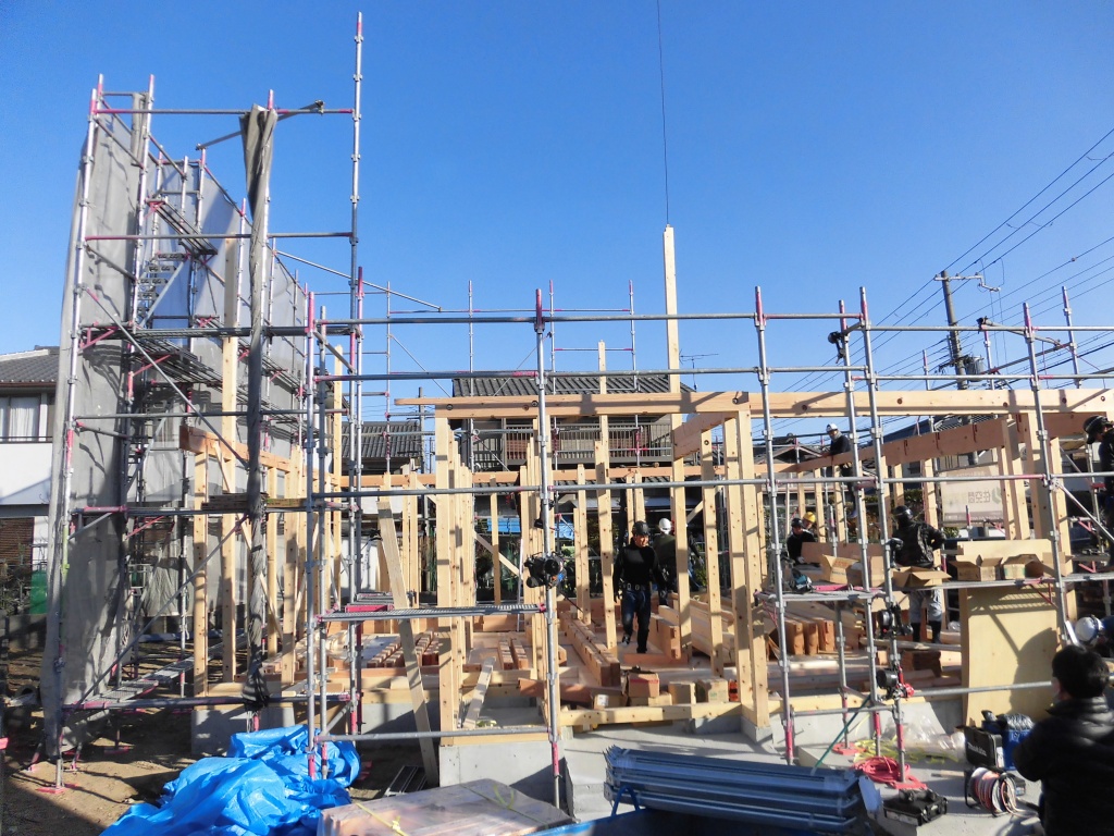 大津区の新築現場②　棟上げ