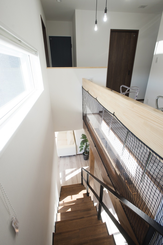 2階から1階へ光を届ける工夫